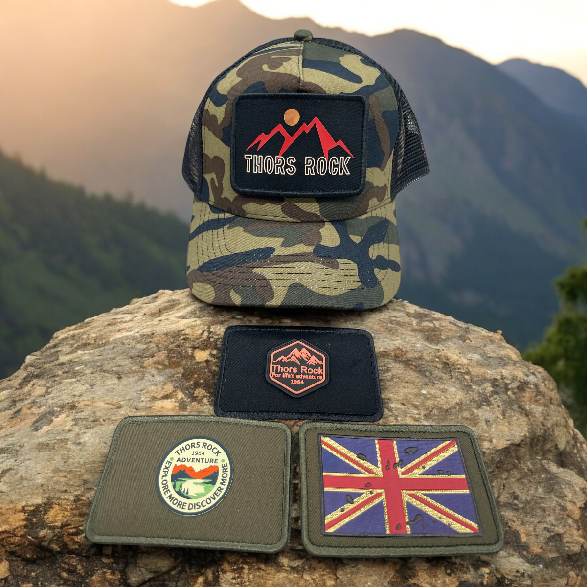 CAMOUFLAGE SNAPBACK HATWITH PATCHES