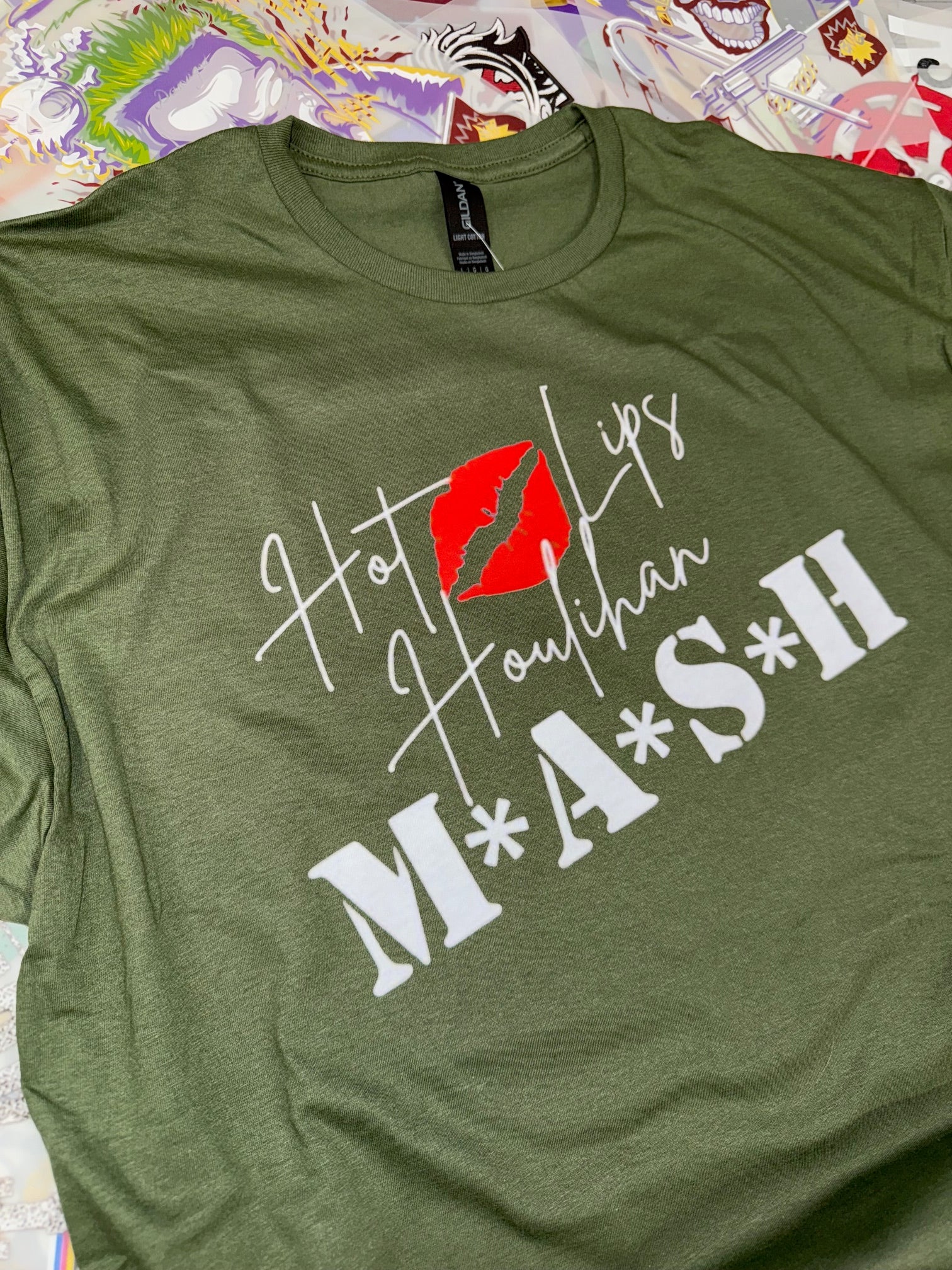 MASH HOT LIPS HOULIHAN GREEN T SHIRT
