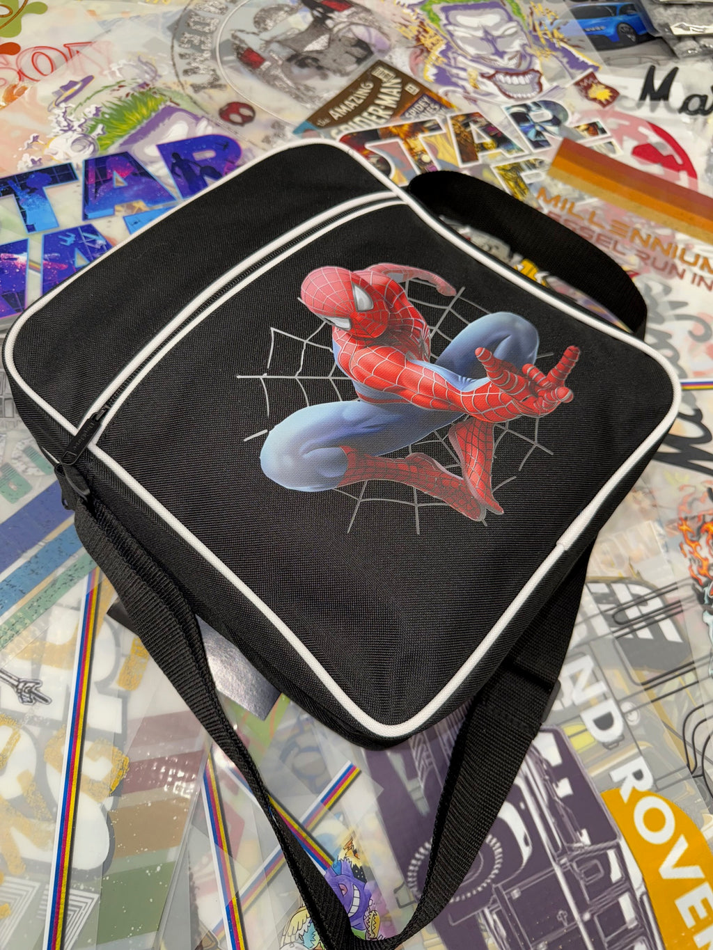 BLACK/WHITE RETRO FLIGHT BAG WITH SPIDER-MAN IMAGE