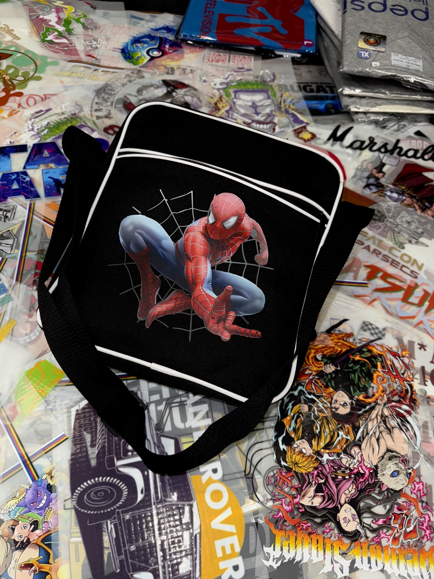 BLACK/WHITE RETRO FLIGHT BAG WITH SPIDER-MAN IMAGE