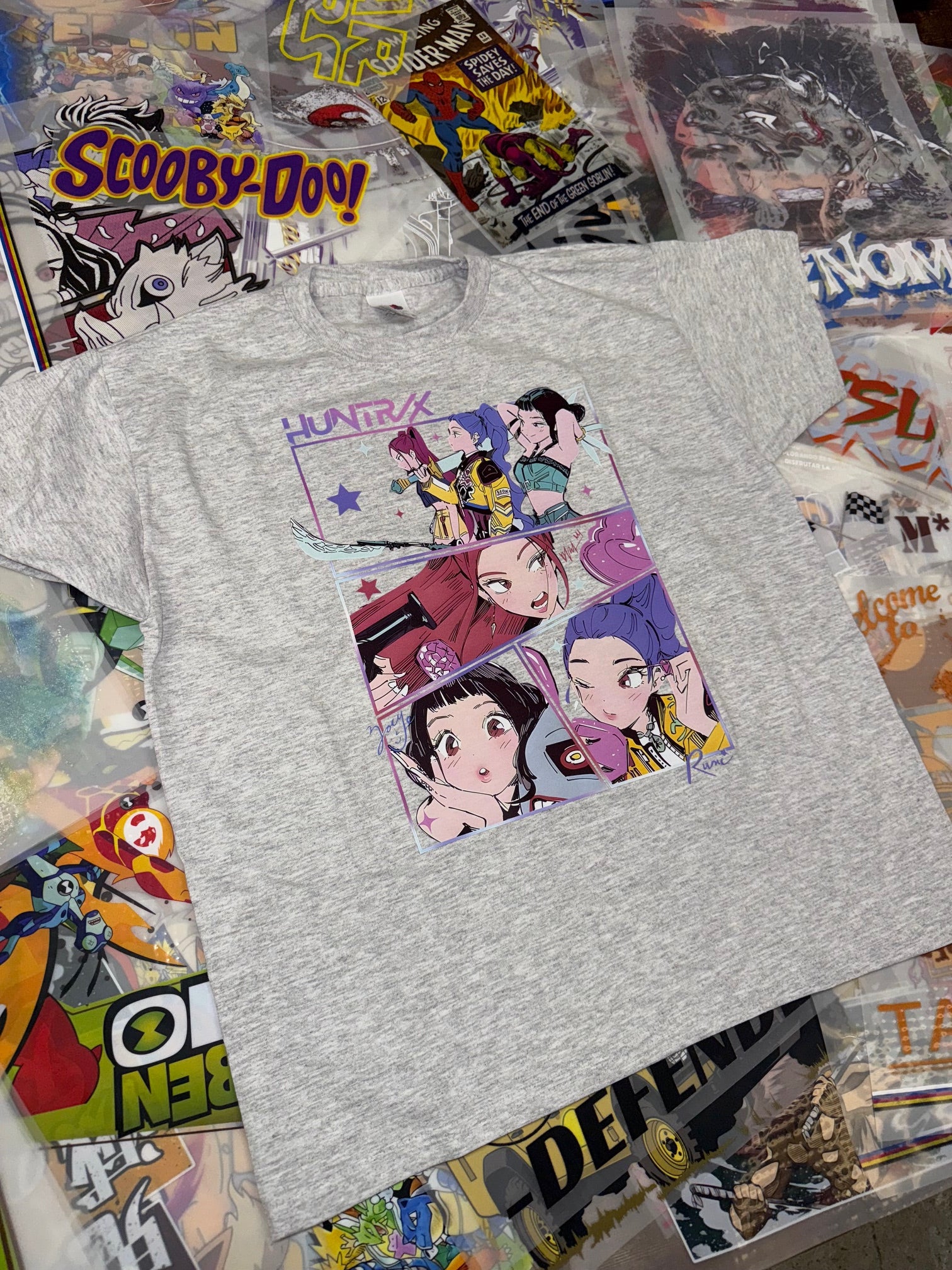 K POP DEMON HUNTER KIDS GREY T SHIRT